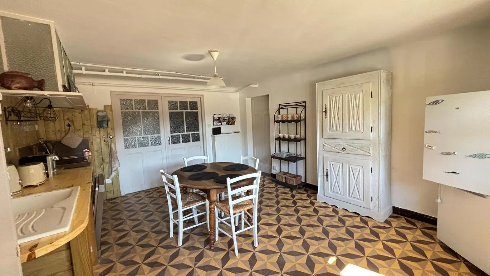 Sous Le Tilleul Valreas Apartment